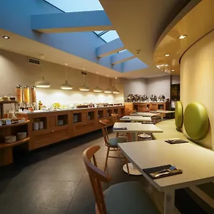 987 Design 4* Prag